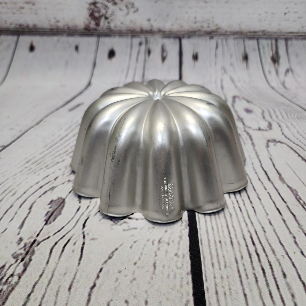 Vintage Mirro Aluminum Fluted‎ Silver Salad Cake Jello Mold